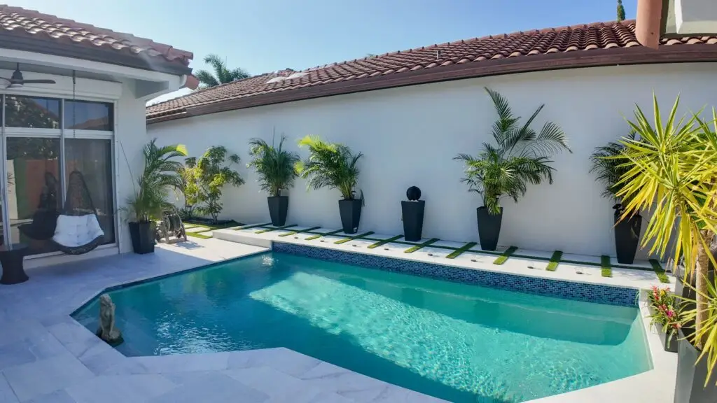 Quartz vs. Pebble Tec®: Which Pool Finish Lasts Longer in South Florida?