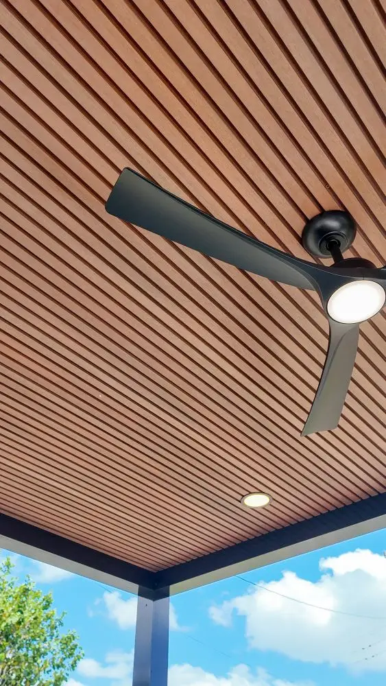 Pergola-Style Covers vs. Solid Roofs: Looks, Airflow, and Weather Protection in Miami Beach